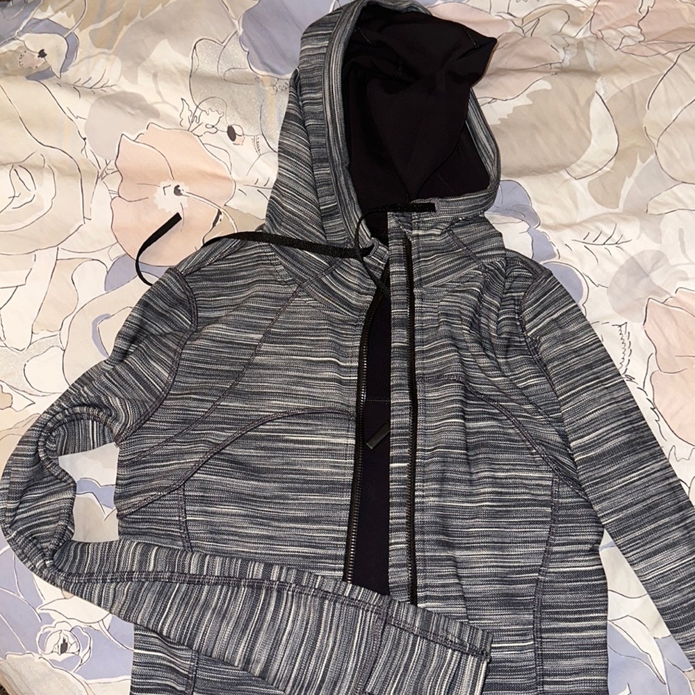Brand new lululemon hooded define jacket nulu